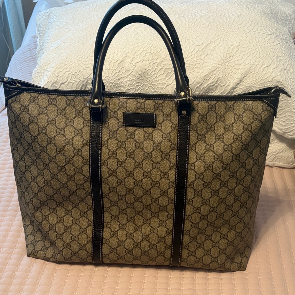 Gucci Supreme Tote